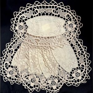 Set of 5 Delicate Handmade Linen Doilies  9.5” x 6” - New